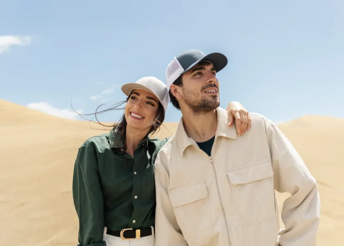 medium-shot-smiley-people-with-trucker-hats